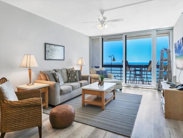 Luxury Beachfront Condo with Two Bedrooms at Longboat Key - Unforgettable Vacation Experience