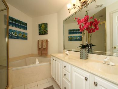 Naples Condo 893740