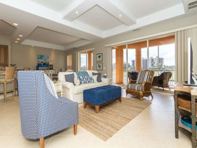 Three Bedroom  Charming Vacation Condo in Naples