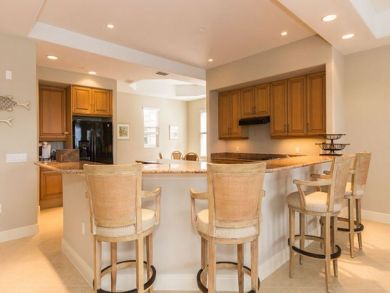 Three Bedroom  Charming Vacation Condo in Naples