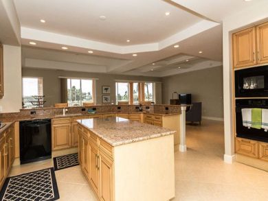 Three Bedroom  Charming Vacation Condo in Naples