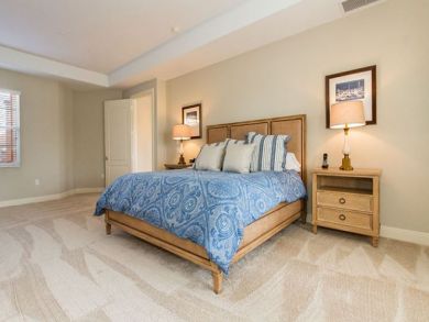 Three Bedroom  Charming Vacation Condo in Naples
