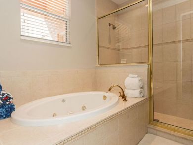 Three Bedroom  Charming Vacation Condo in Naples
