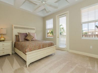 Three Bedroom  Charming Vacation Condo in Naples