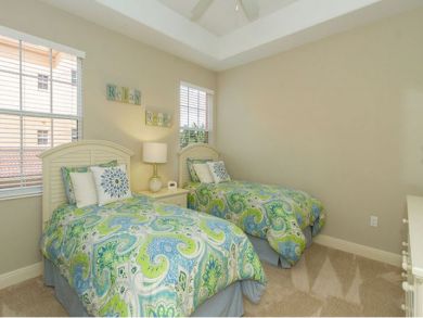 Three Bedroom  Charming Vacation Condo in Naples