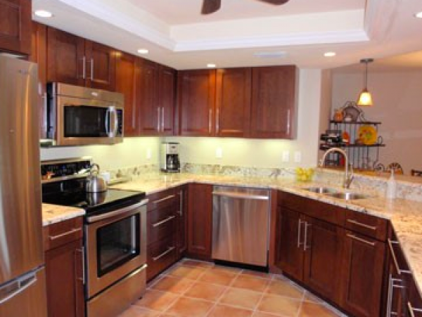 Two Bedroom Condo 1/2 mile to Vanderbilt Beach