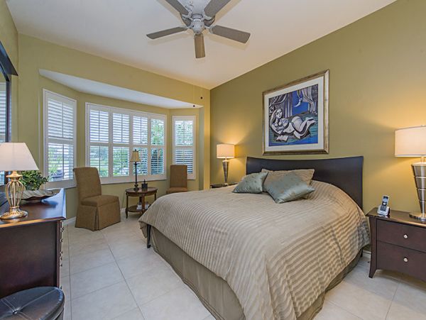 NAPLES 2 BEDROOM GOLF COURSE VILLA