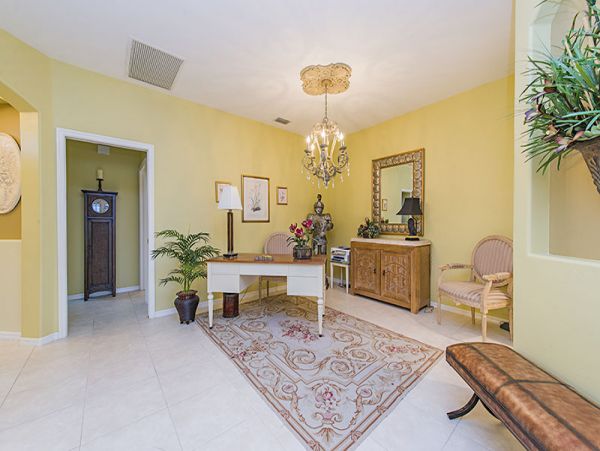 NAPLES 2 BEDROOM GOLF COURSE VILLA