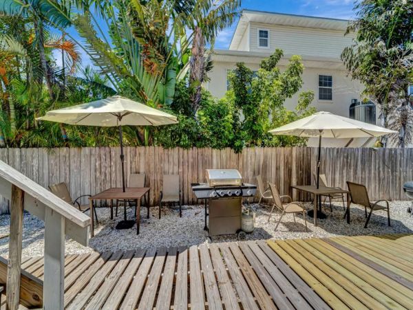 This Five Bedroom Vacation Home on Anna Maria Sleeps 14 guests.