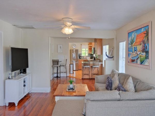 This Five Bedroom Vacation Home on Anna Maria Sleeps 14 guests.