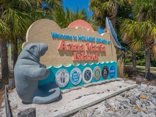 Two Bedroom Holmes Beach Pet Friendly Rental