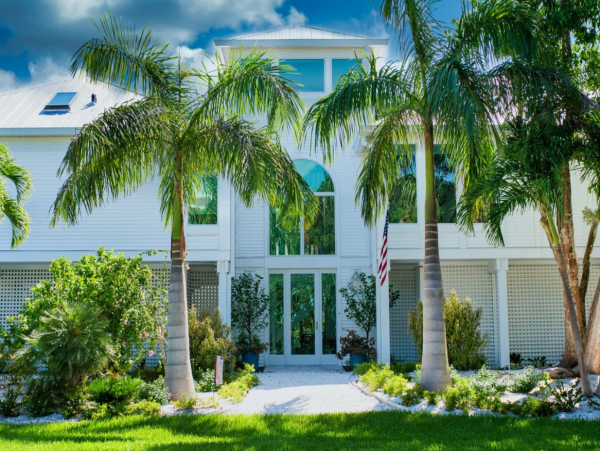 Four Bedroom Sanibel Vacation Home Sleeps 10 Guests