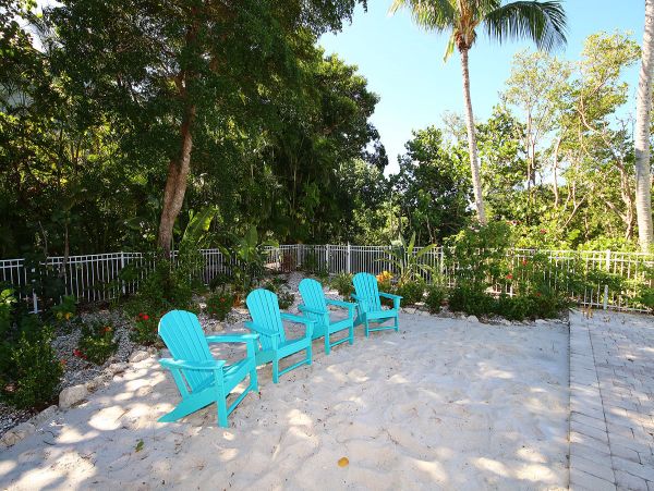Four Bedroom Sanibel Vacation Home Sleeps 10 Guests