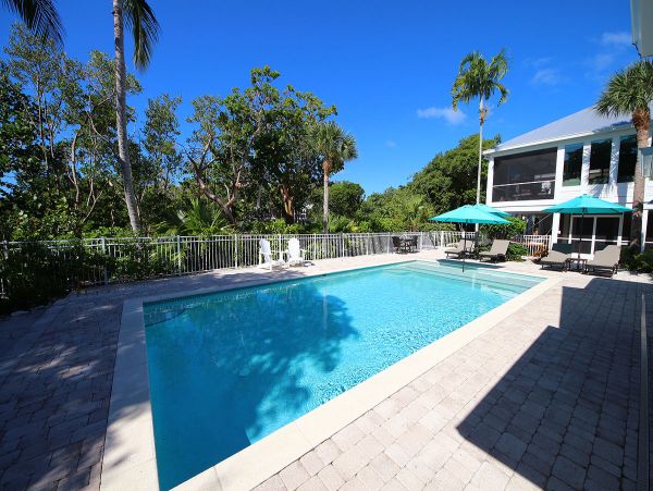 Four Bedroom Sanibel Vacation Home Sleeps 10 Guests