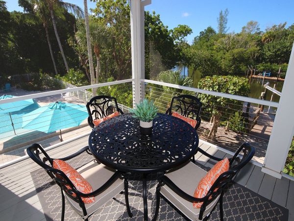 Four Bedroom Sanibel Vacation Home Sleeps 10 Guests