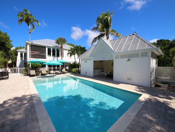 Four Bedroom Sanibel Vacation Home Sleeps 10 Guests