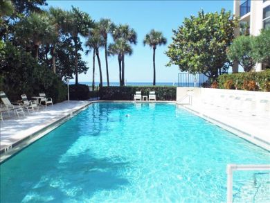 Longboat Key 2 Bedroom Beach Front Vacation Rental, Pool