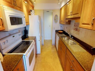 Longboat Key 2 Bedroom Beach Front Vacation Rental, Pool