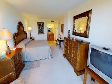 Longboat Key 2 Bedroom Beach Front Vacation Rental, Pool