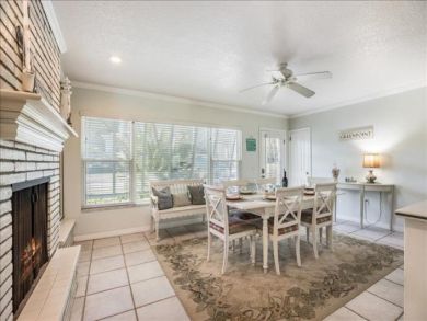 Charming Pool Home on Anna Maria Island 3 Bedrooms with Pool