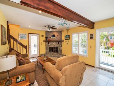 Only 50 yards to the beach from this Anna Maria Rental !!