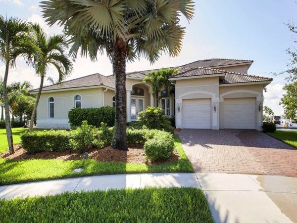 Luxury Five Bedroom Marco Island Vacation Pool Home