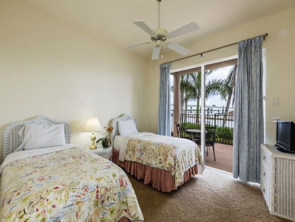 Luxury Five Bedroom Marco Island Vacation Pool Home