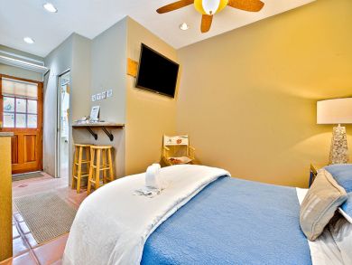 Mission Beach One Bedroom Vacation Condo Short Walk to Beach Mission Beach One Bedroom Vacation Condo Short Walk to Beach