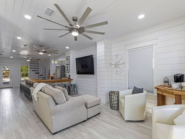 Salt Water Pool Minutes from the Beach Sleeps 18