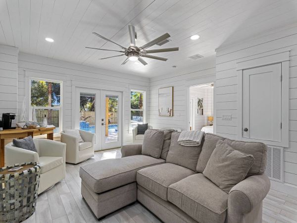 Salt Water Pool Minutes from the Beach Sleeps 18