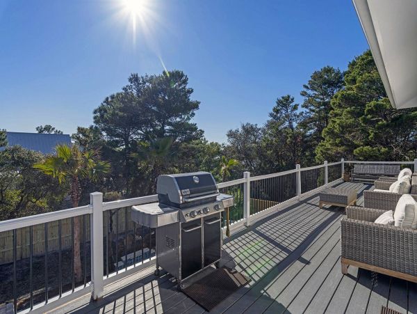 Salt Water Pool Minutes from the Beach Sleeps 18