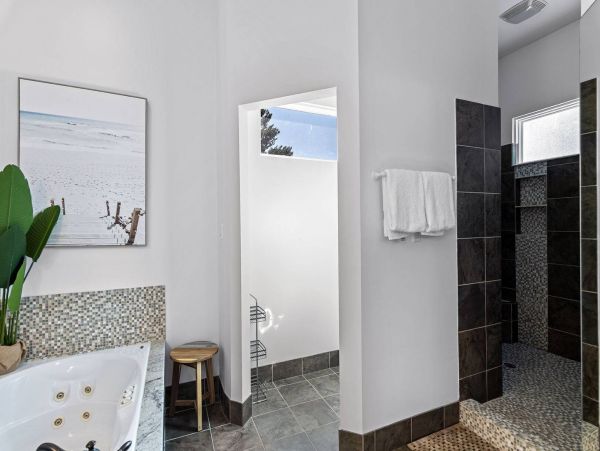 Salt Water Pool Minutes from the Beach Sleeps 18