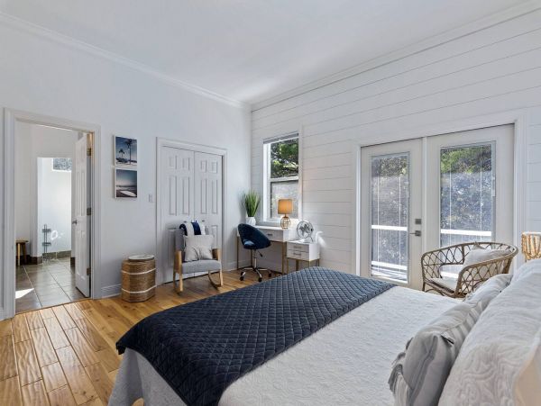 Salt Water Pool Minutes from the Beach Sleeps 18