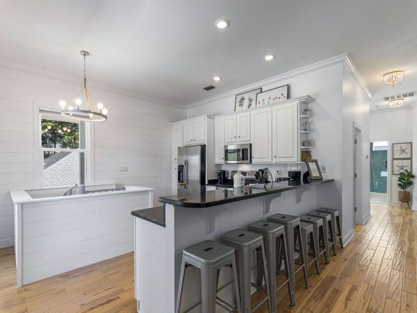 Salt Water Pool Minutes from the Beach Sleeps 18