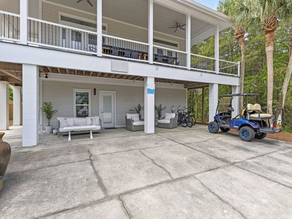 Salt Water Pool Minutes from the Beach Sleeps 18