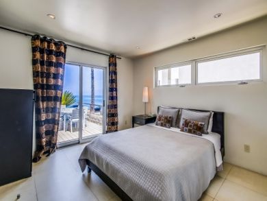 Mission Beach Ultimate Luxury Vacation Rental Home Sleeps 14