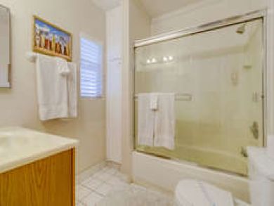 Ground Level 2 Bedroom Condo Steps to Ocean