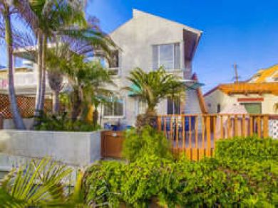 Ground Level 2 Bedroom Condo Steps to Ocean