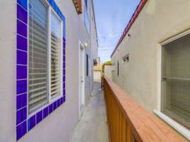 Ground Level 2 Bedroom Condo Steps to Ocean