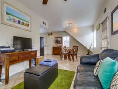 Ground Level 2 Bedroom Condo Steps to Ocean