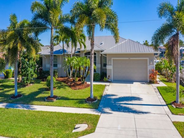 Three Bedroom Marco Island Vacation Pool Rental Sleeps 6