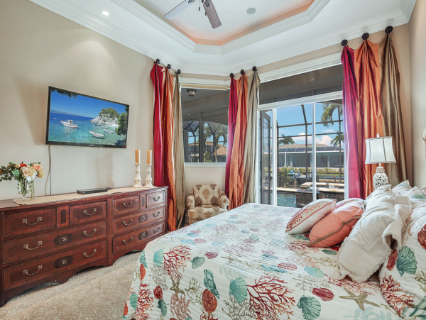 Luxury Five Bedroom Rental with Private Pool and Boat Dock