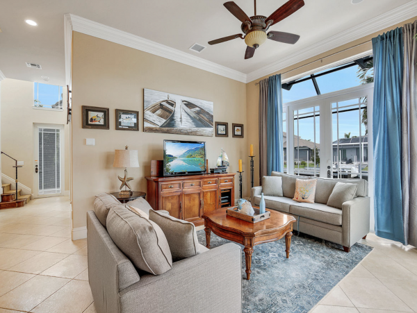 Luxury Five Bedroom Rental with Private Pool and Boat Dock