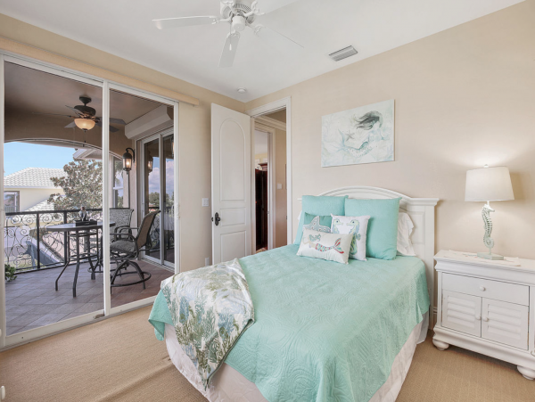 Luxury Five Bedroom Rental with Private Pool and Boat Dock
