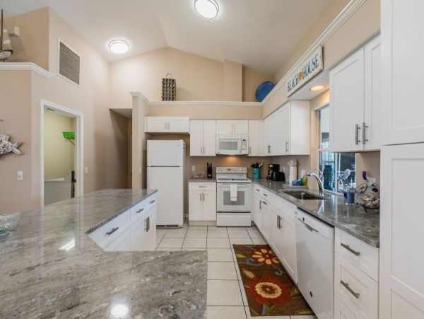 Elegant 3-Bedroom Pool Home Near Marco Island's South Beach