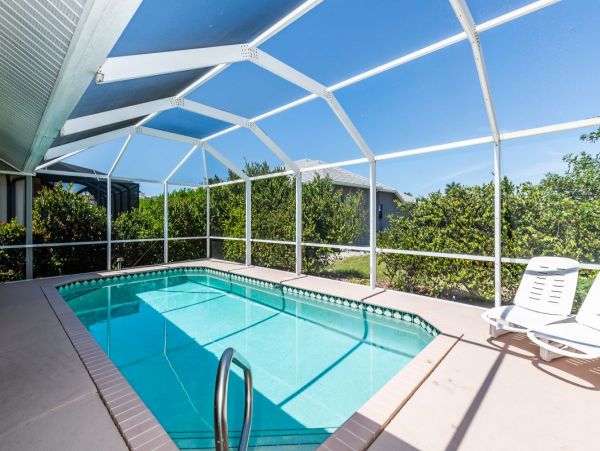 Elegant 3-Bedroom Pool Home Near Marco Island's South Beach
