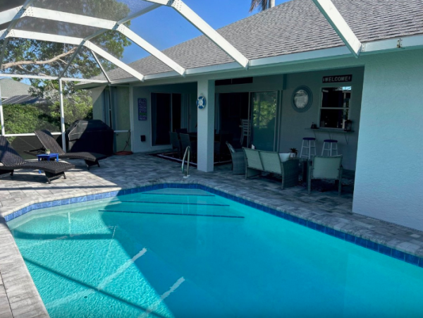 Elegant 3-Bedroom Pool Home Near Marco Island's South Beach
