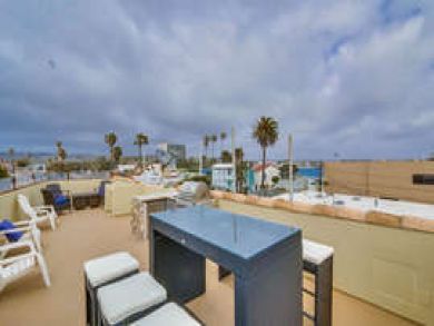 Three Bedroom Mission Beach Rental Walk to Beach and Bay