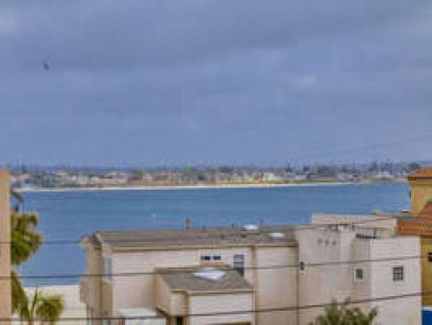 Three Bedroom Mission Beach Rental Walk to Beach and Bay