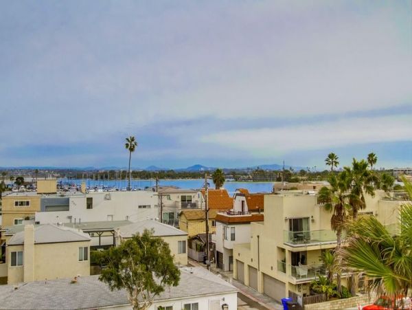 Mission Beach Vacation Rentals 7 Bedrooms Sleeps 19 Guests